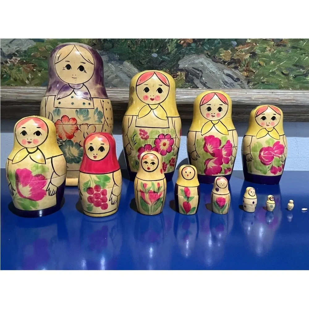 Russian Matryoshka Blonde Babushka Nesting Dolls Wood 13 Pcs Floral Vintage